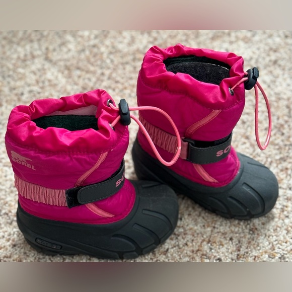 EUC / VGUC Sorel Girl’s Size 8 Flurry Weather Resistant Snow Boot in Deep Blush - Picture 5 of 8